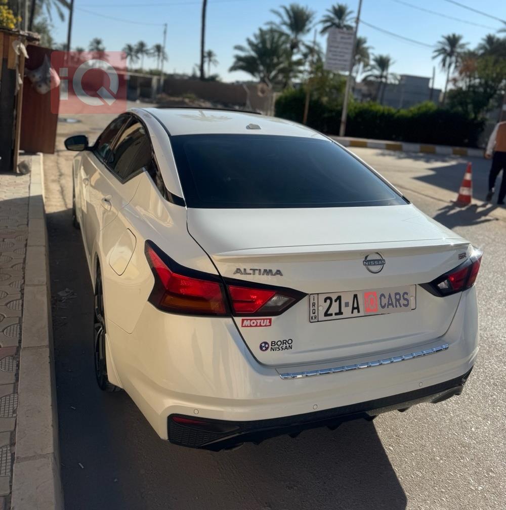 نيسان ألتيما